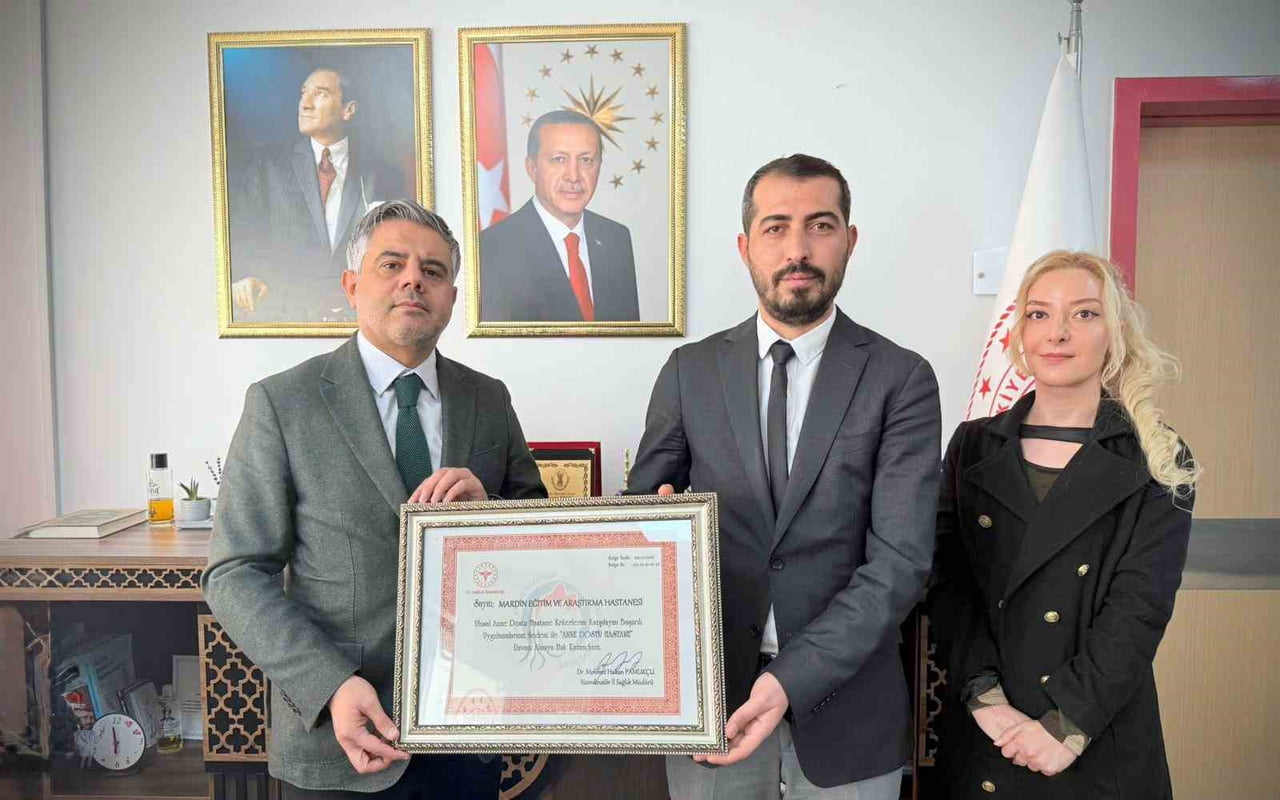 ANNE DOSTU HASTANE BELGESİ TAKDİM EDİLİRKEN