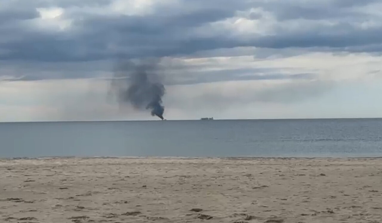 ANTALYA'NIN KAŞ İLÇESİNDEN MUĞLA'NIN MARMARİS İLÇESİNE SEYİR HÂLİNDE OLAN LÜKS BİR TEKNE, KALKAN...