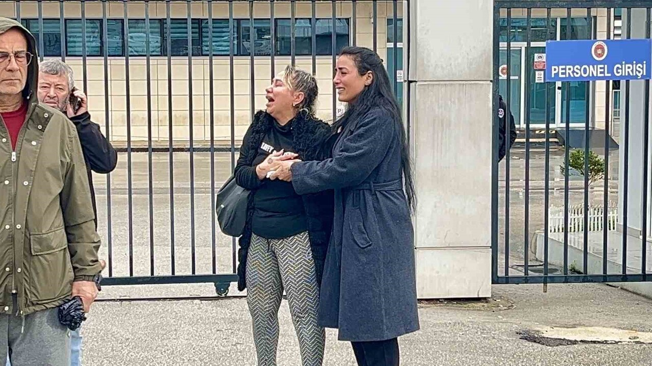 ANTALYA’DA 39 YAŞINDAKİ KADIN, EŞİYLE TARTIŞMASININ ARDINDAN OTOMOBİLİYLE EVDEN AYRILDIKTAN...