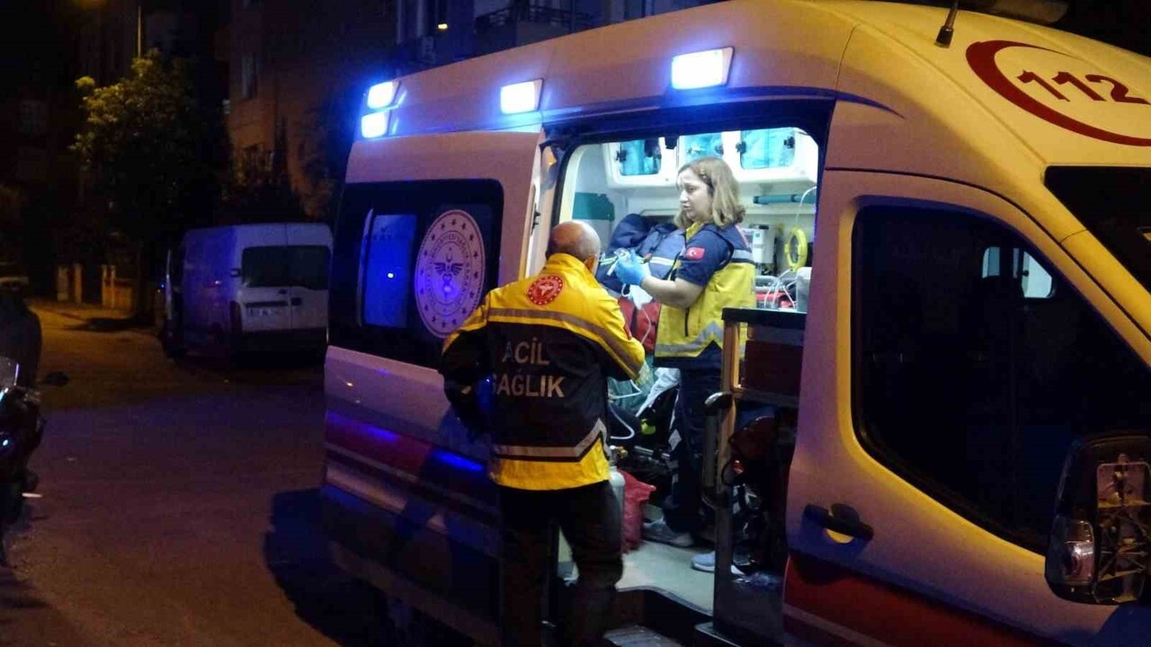 ANTALYA’DA BİR DAİREDE ÇIKAN YANGIN İTFAİYE EKİPLERİNİN HIZLI MÜDAHALESİ İLE SÖNDÜRÜLDÜ. YANGINDA...