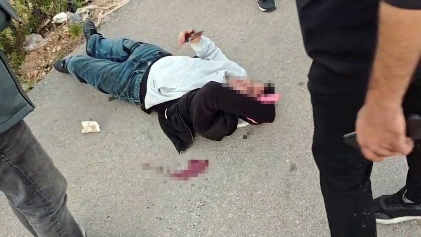 ANTALYA’DA HUSUMETLİLERİ İLE ÇIKAN TARTIŞMADA 1 KİŞİ BAŞ VE BACAK BÖLGESİNE ALDIĞI BIÇAK DARBELERİ...