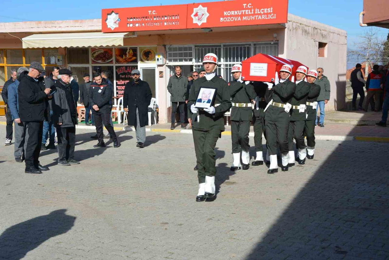 ANTALYA’DA VEFAT EDEN KIBRIS GAZİSİ EMEKLİ DENİZ ASTSUBAY KIDEMLİ BAŞÇAVUŞ REFİK ŞARLAK, DOĞDUĞU...