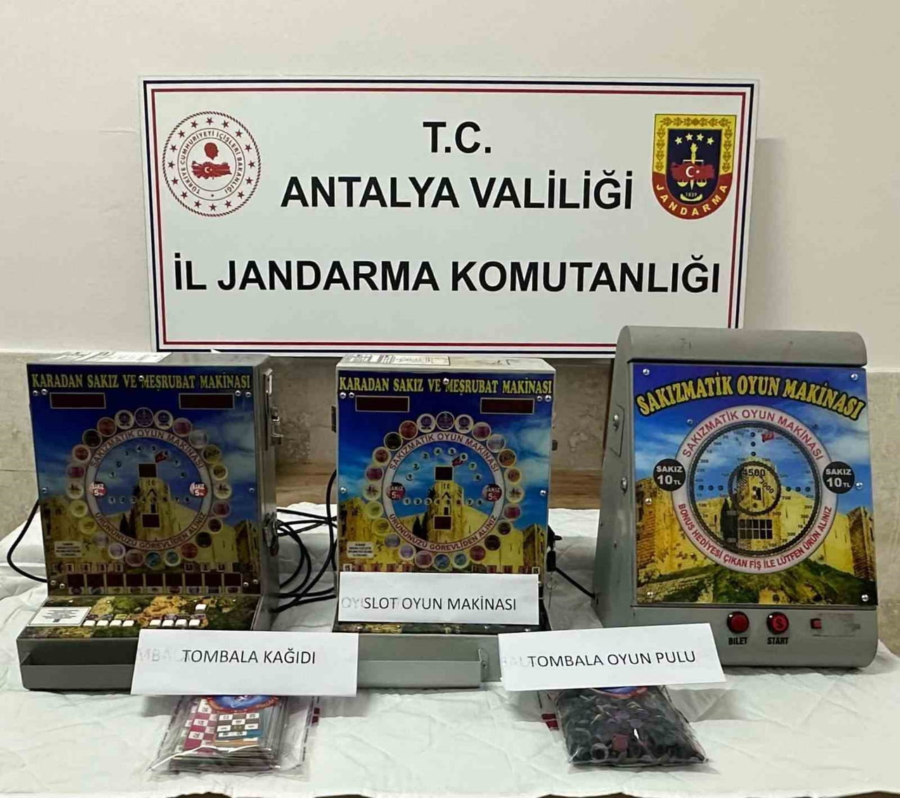 ANTALYA’NIN ELMALI İLÇESİNDE SAKIZMATİK OYUN MAKİNESİ ADI VERİLEN ELEKTRONİK CİHAZLAR ÜZERİNDEN...