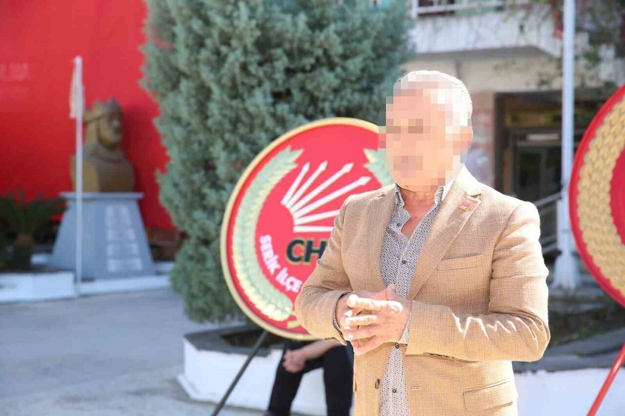 ANTALYA’NIN SERİK İLÇESİNDE BİR RÜŞVET OLAYINA KARIŞTIĞI İDDİASIYLA GÖZALTINA ALINAN CHP SERİK...