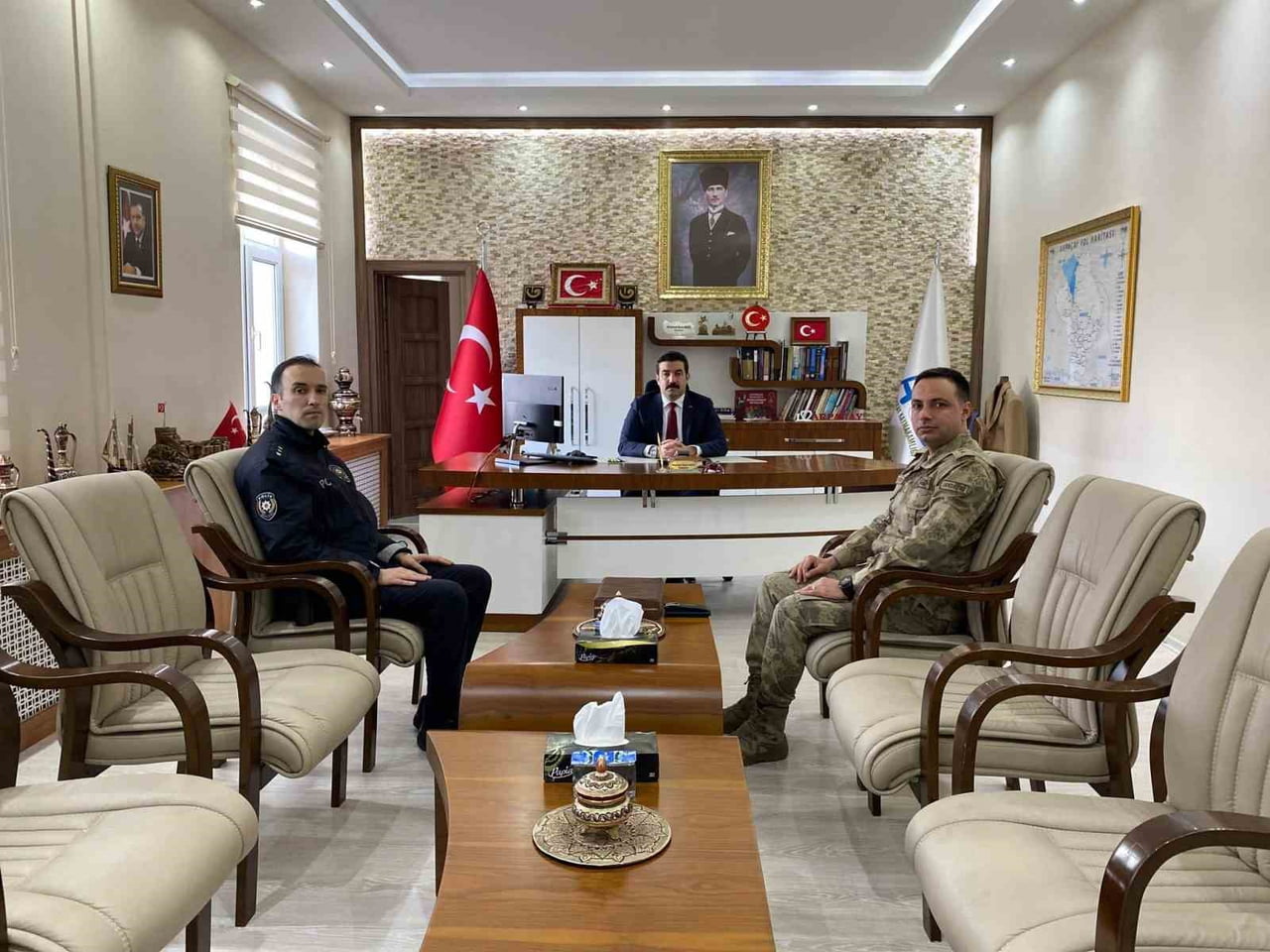 ARPAÇAY’DA HUZUR VE GÜVEN TOPLANTISI GERÇEKLEŞTİRİLDİ(KARS-İHA)