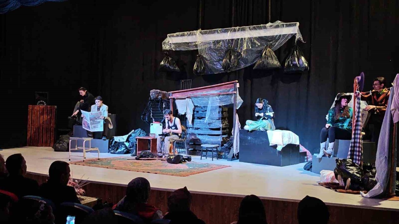 AŞKALE'DE KÜLTÜR VE SANAT DOLU BİR AKŞAM YAŞANDI. GENÇLİK VE SPOR ERZURUM İL MÜDÜRLÜĞÜ TİYATRO...