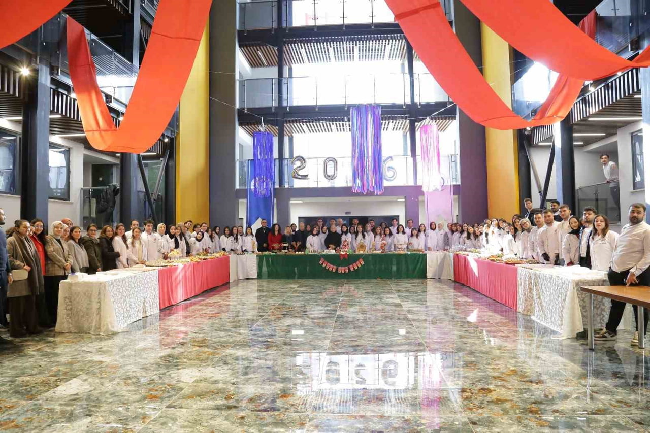 AVRASYA ÜNİVERSİTESİ GASTRONOMİ VE MUTFAK SANATLARI BÖLÜMÜ BÜNYESİNDE FAALİYET GÖSTEREN GASTRONOMİ...