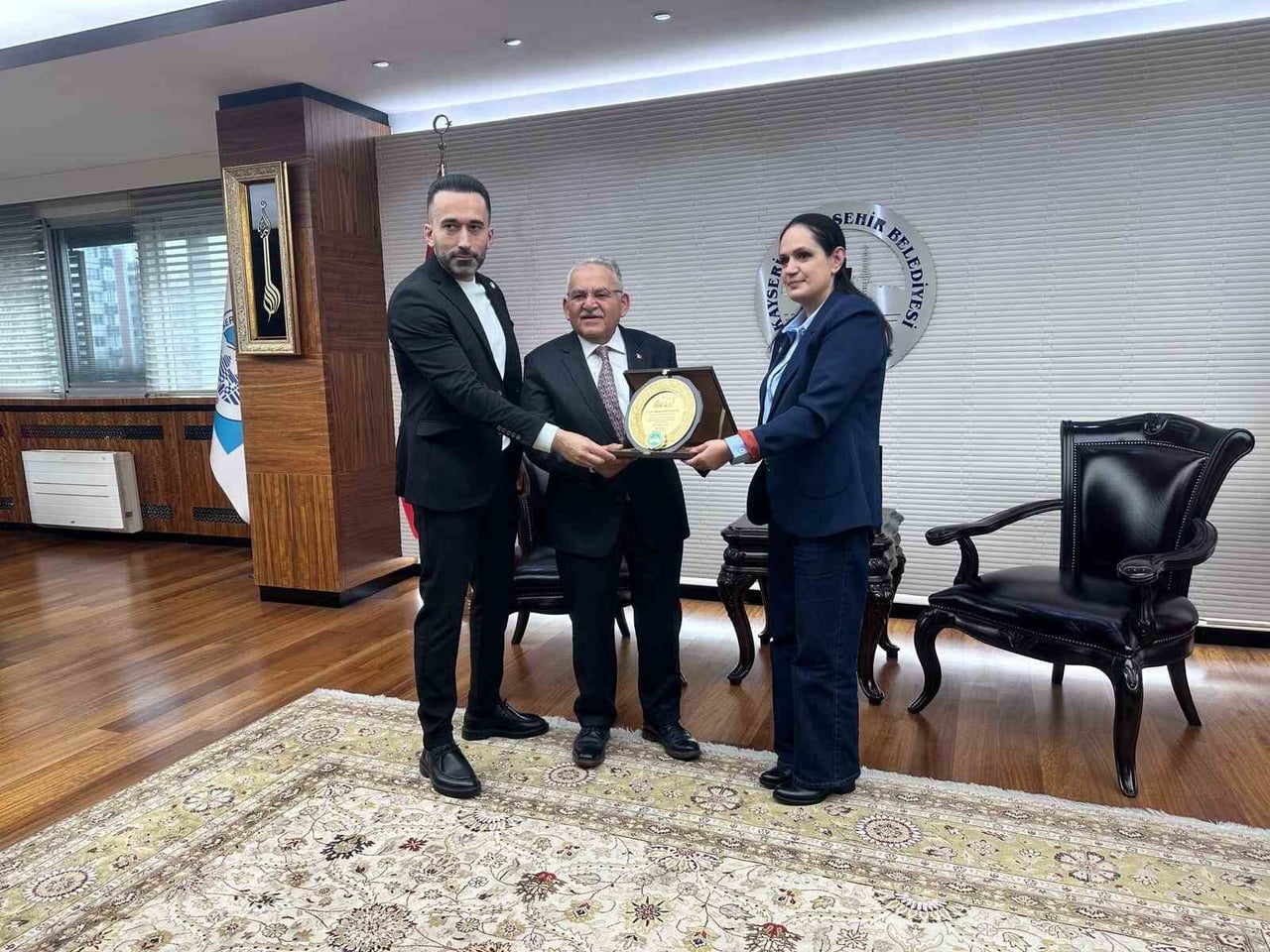 AVRUPA KAYSERİLİ İŞVERENLER BİRLİĞİ (AKİB) YENİ YÖNETİMİ, KURUCU GENEL BAŞKAN ALİ HIZAR’IN TALEBİ...