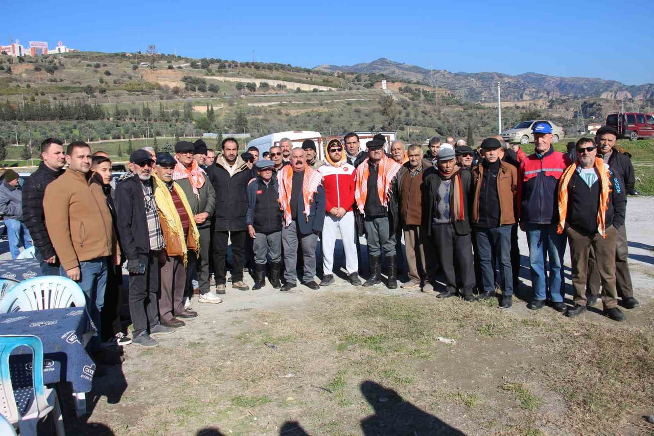 AYDIN'DA ŞAP HASTALIĞI GEREKÇESİYLE ERTELENEN DEVE GÜREŞLERİYLE İLGİLİ BELİRSİZLİK DEVAM EDERKEN...