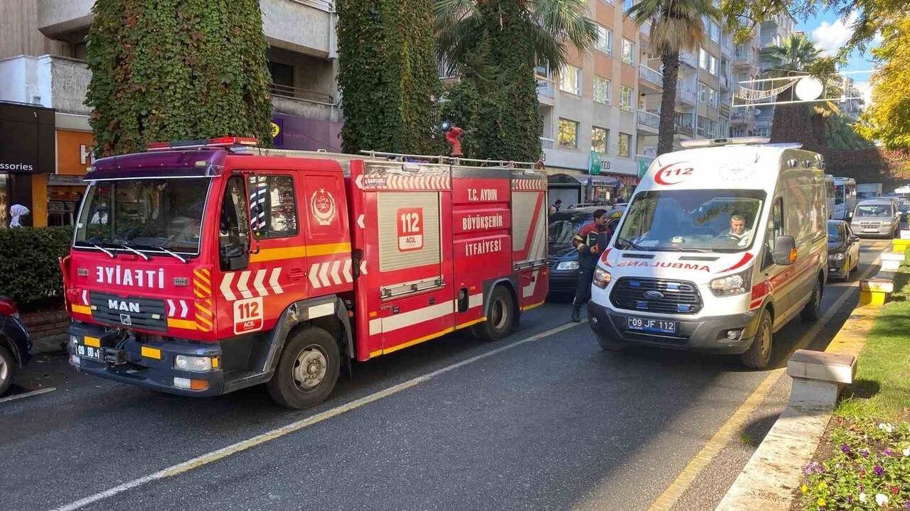 AYDIN'IN EFELER İLÇESİNDE EVDE DÜŞEN YAŞLI KADIN EKİPLERİ ALARMA GEÇİRİRKEN, EKİPLER İTFAİYE...