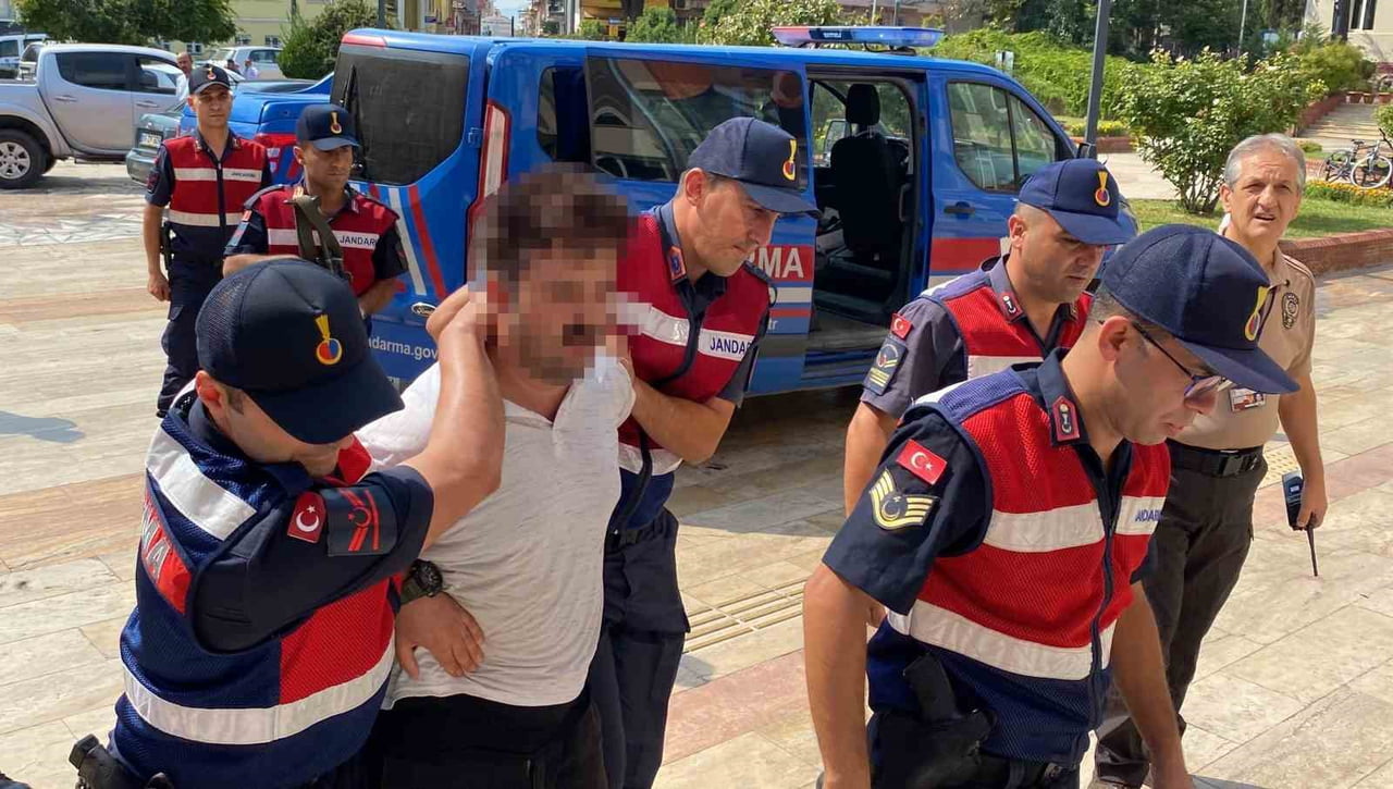 AYDIN'IN KOÇARLI İLÇESİNDE 3 YIL ÖNCE 2 AYLIK EŞİNİN BOĞAZINI KESEREK ÖLDÜREN VE GEÇTİĞİMİZ...