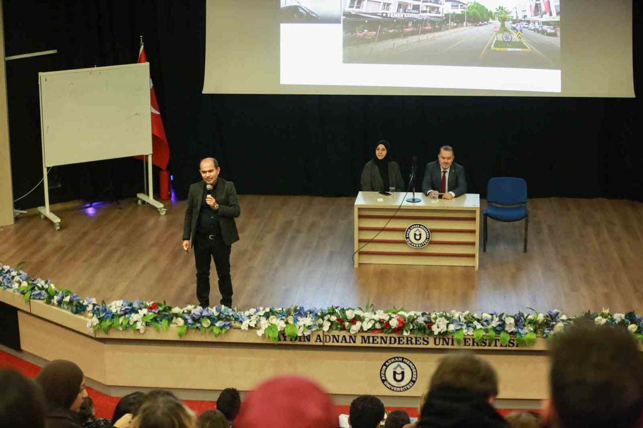 AYDIN ADNAN MENDERES ÜNİVERSİTESİ’NDE DÜZENLENEN PANELDE, AİLE İÇİ ROLLERİN TOPLUMSAL YAPI...