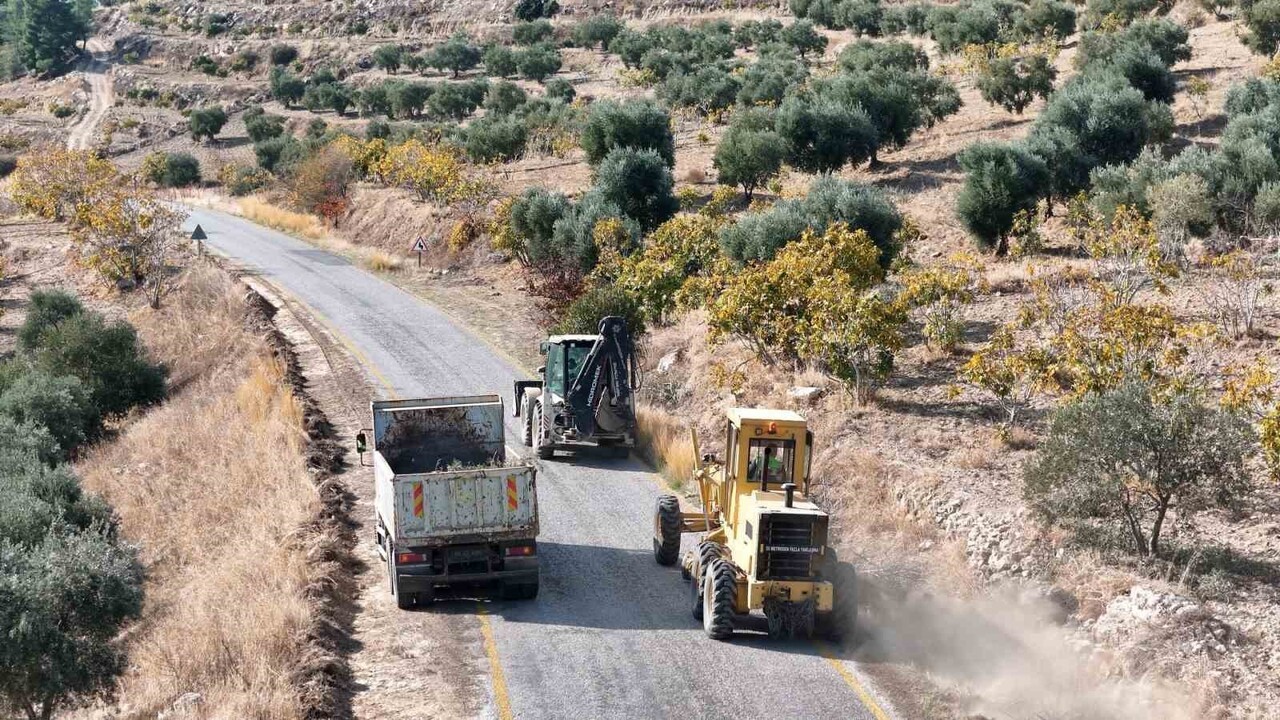 AYDIN BÜYÜKŞEHİR BELEDİYESİ, BOZDOĞANLI VATANDAŞLARIN TALEPLERİ SONRASINDA YOLLARDA BANKET...