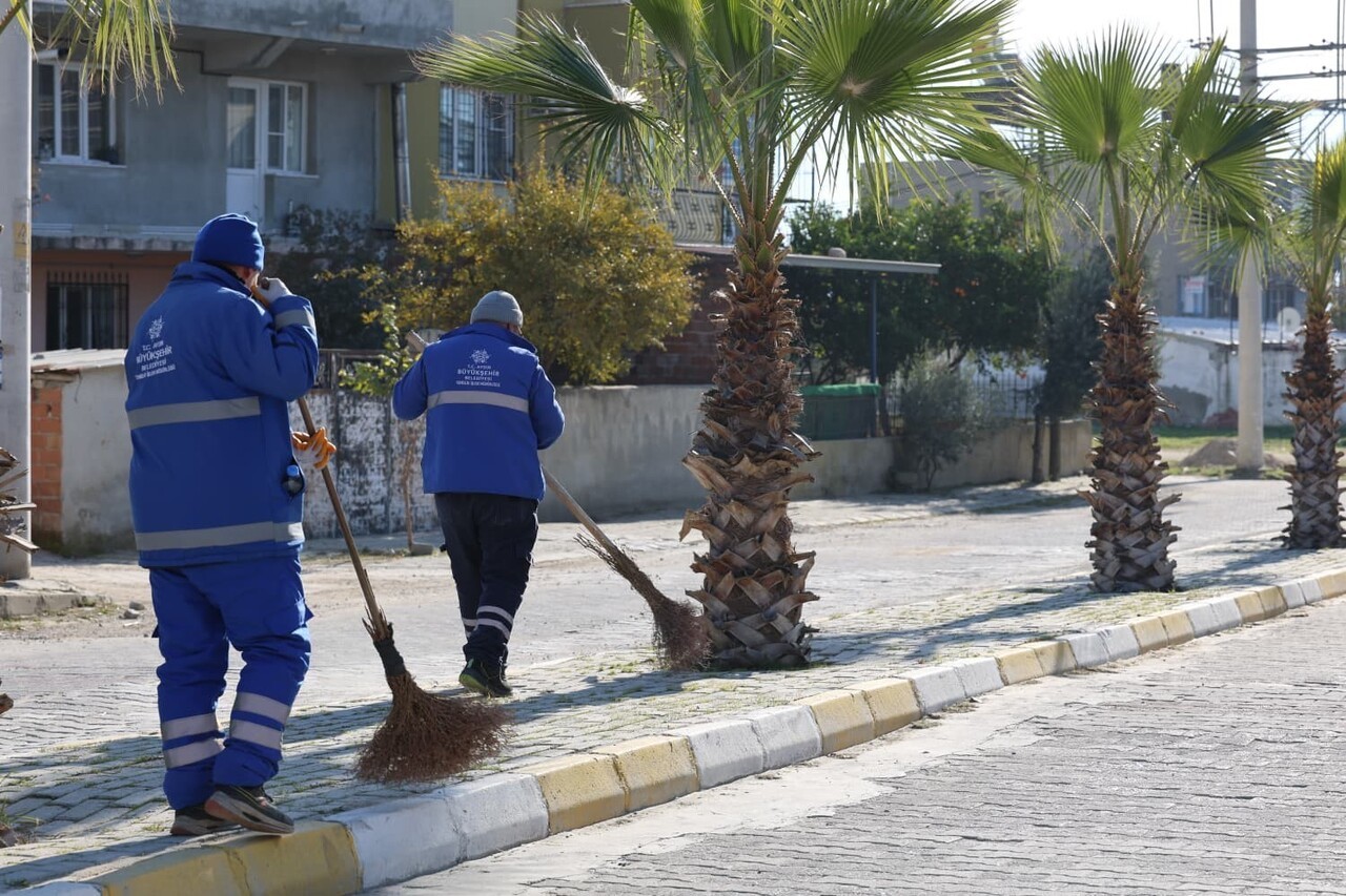 AYDIN BÜYÜKŞEHİR BELEDİYESİ, KENTİN DÖRT BİR YANINDA GERÇEKLEŞTİRDİĞİ ÇALIŞMALARINA DEVAM...