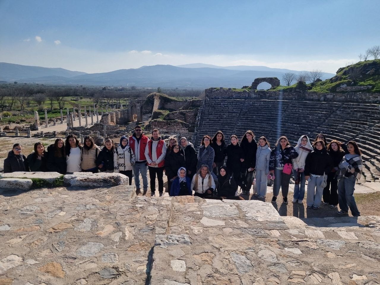 AYDIN GENÇLİK MERKEZİ’NDEKİ GENÇLER, GERÇEKLEŞTİRİLEN KÜLTÜR GEZİLERİYLE HEM AYDIN’I DAHA YAKINDAN...