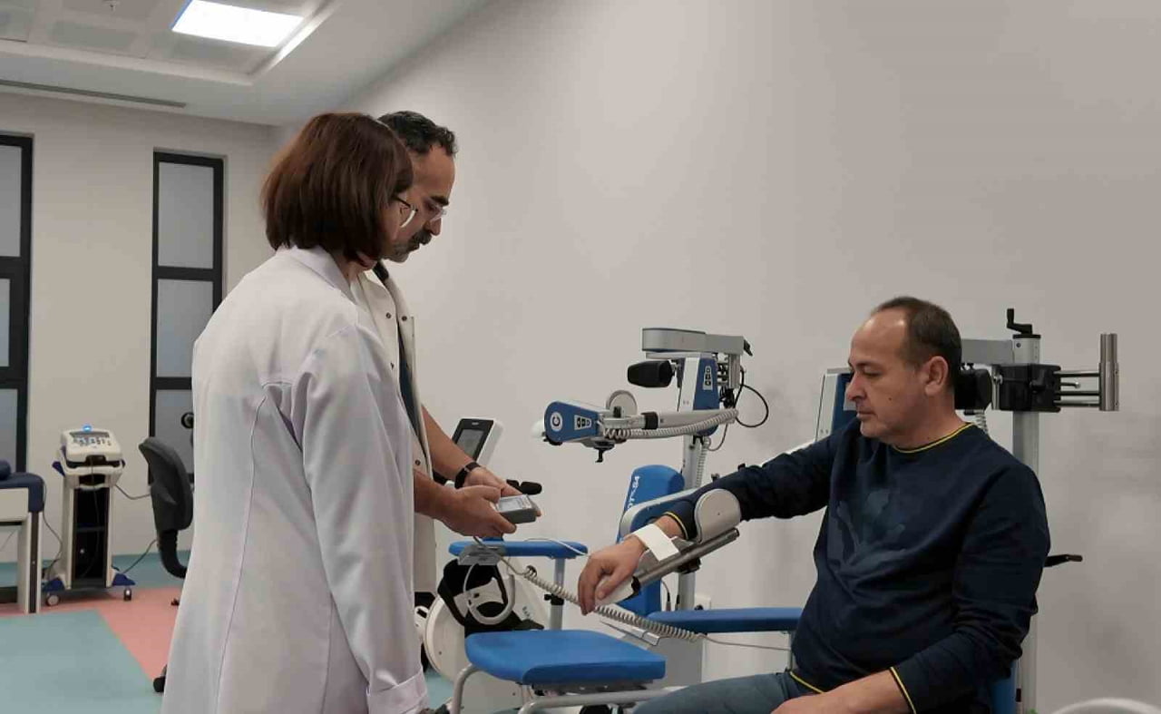 AYDIN’IN EFELER İLÇESİNDE YAPIMI TAMAMLANAN VE AYDA ORTALAMA 450 BİN HASTAYA HİZMET VERMESİ...