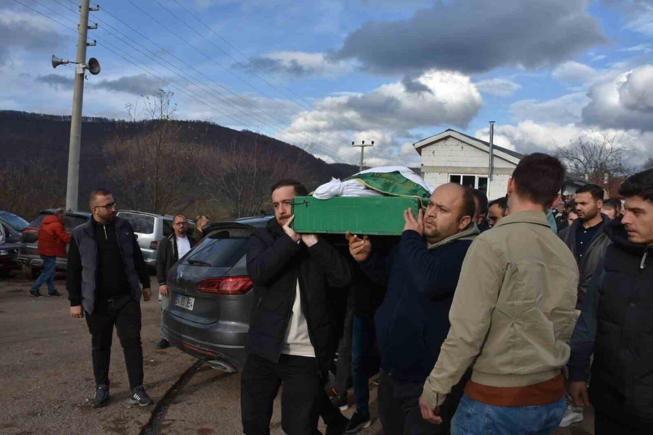 AYTEKİN İLMEK'İN CENAZESİ, HENDEK DİKMEN MAHALLESİ MERKEZ CAMİSİNDE İKİNDİ NAMAZINI MÜTEAKİP...