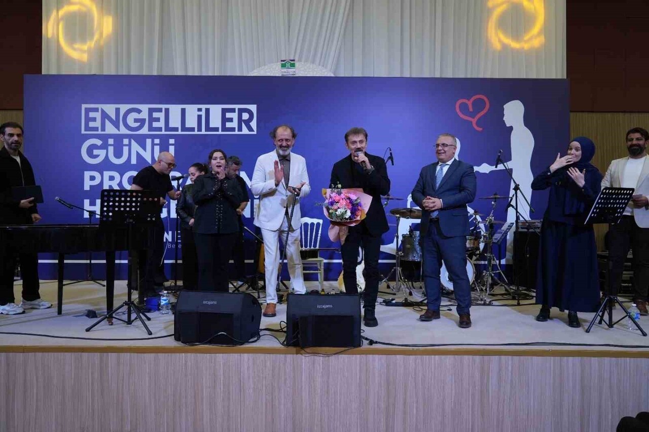 BAHÇELİEVLER BELEDİYESİ, 3 ARALIK DÜNYA ENGELLİLER GÜNÜ DOLAYISIYLA ÖZEL BİR PROGRAM DÜZENLEYEREK...