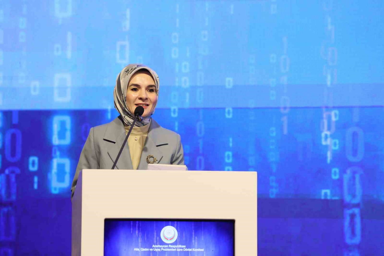 BAKAN GÖKTAŞ, AZERBAYCAN'IN BAŞKENTİ BAKÜ'DE DÜZENLENEN "DİJİTAL ORTAMDA ÇOCUKLARIN ZARARLI...
