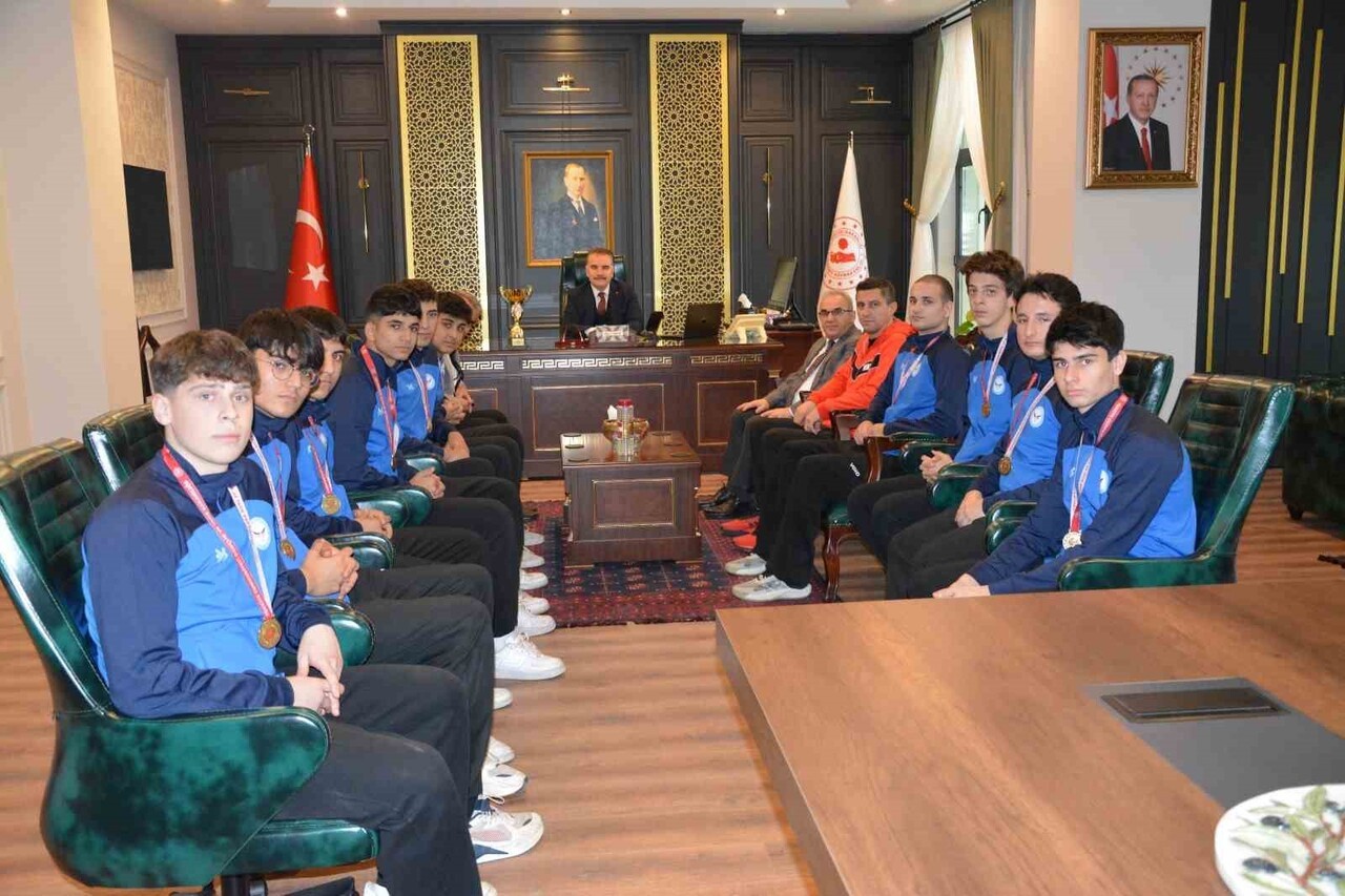 BALIKESİR’İN EDREMİT İLÇESİNDE, 2025-2026 EĞİTİM ÖĞRETİM YILI OKUL SPORLARI KAPSAMINDA İL...