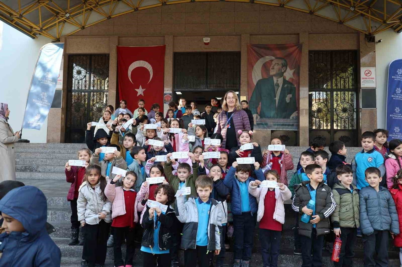 BAŞKAN ÇERÇİOĞLU, ÇOCUKLARI TİYATRO İLE BULUŞTURDU