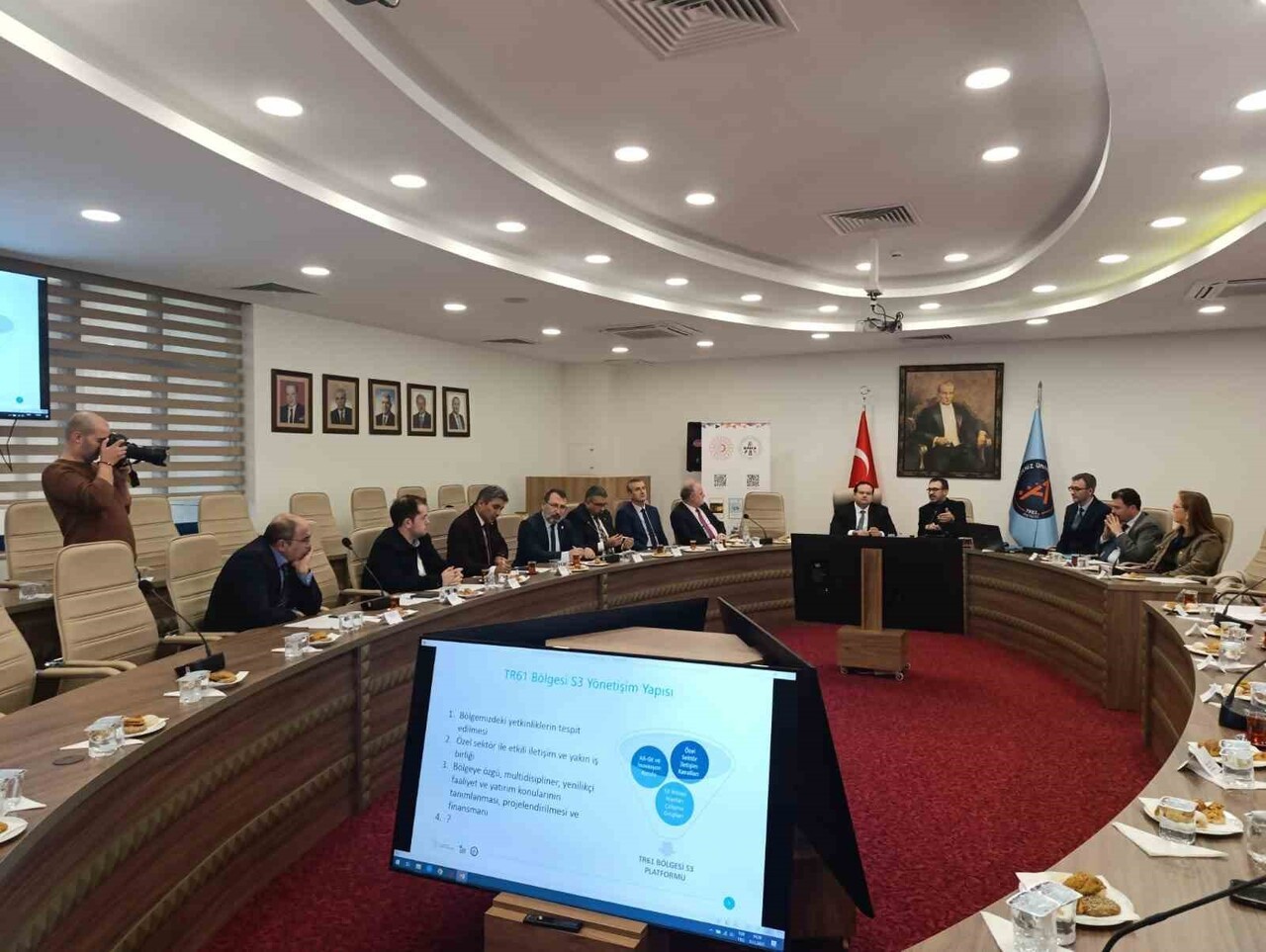 BATI AKDENİZ KALKINMA AJANSI’NIN (BAKA) ÖNCÜLÜĞÜNDE YÜRÜTÜLEN TR61 BÖLGESİ AKILLI UZMANLAŞMA...