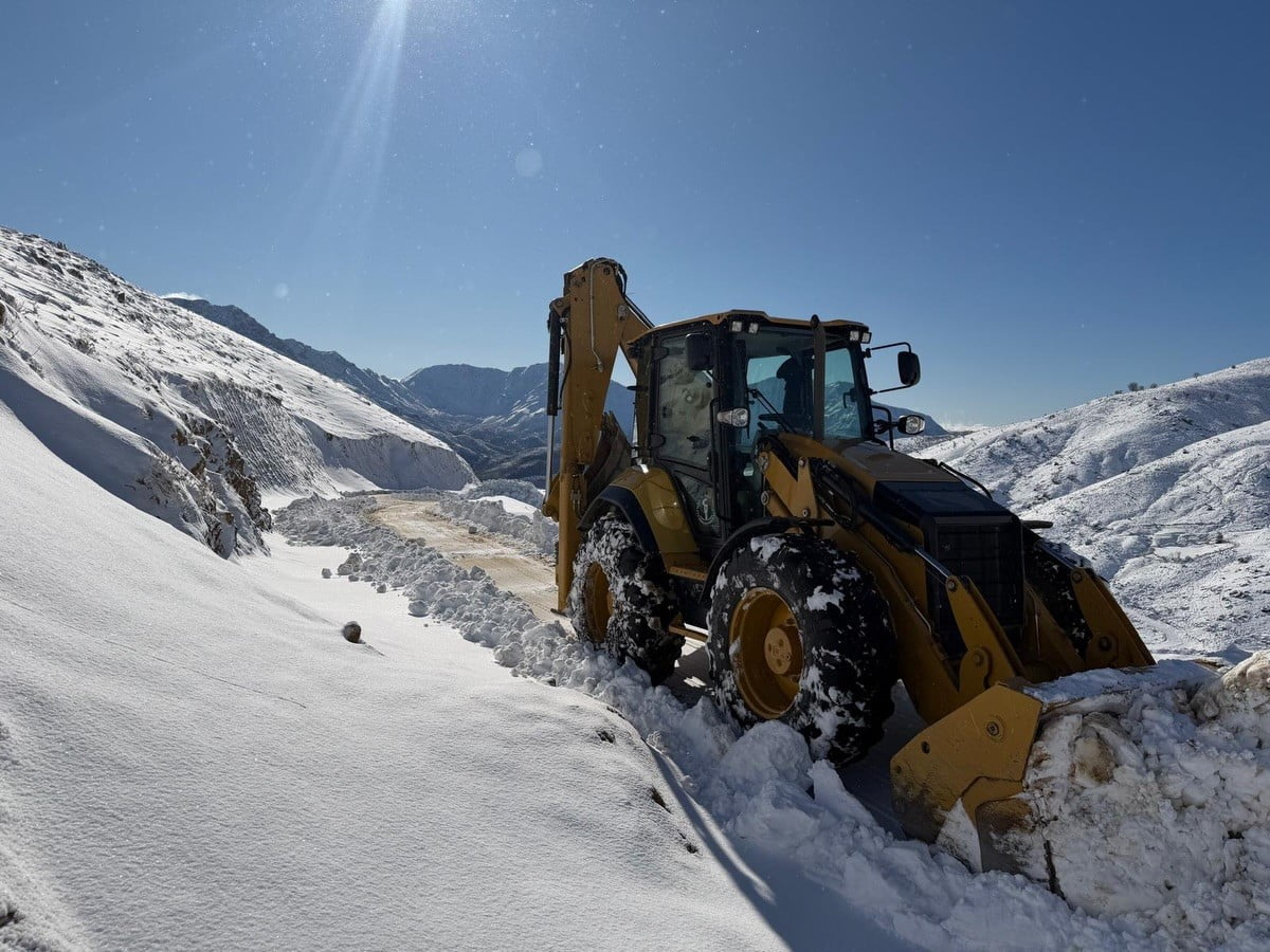 BATMAN GENELİNDE ETKİLİ OLAN KAR YAĞIŞI VE ARDINDAN OLUŞAN BUZLANMA, ÇOK SAYIDA KÖY VE MEZRA...