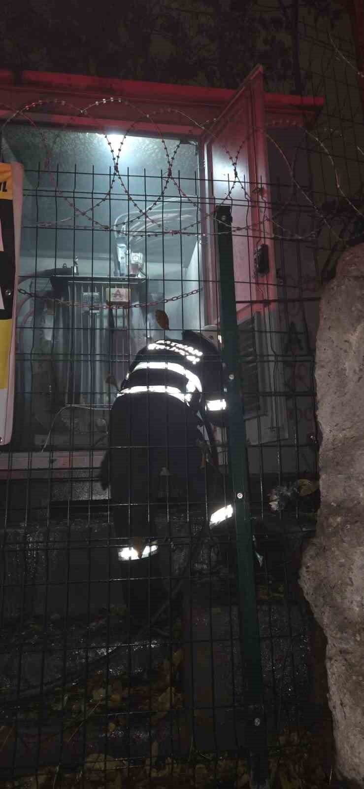 BATMAN’IN ÇAMLITEPE MAHALLESİ’NDE BULUNAN BİR ELEKTRİK TRAFOSUNDA ÇIKAN YANGIN, OLAY YERİNE GELEN...