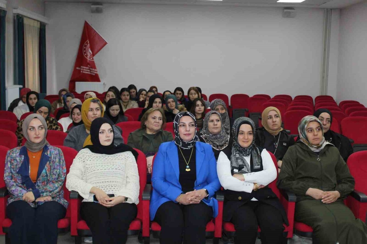 BAYBURT'TA KURUM PERSONELLERİNE IPARD PROJE HAZIRLAMA EĞİTİMİ VERİLDİ