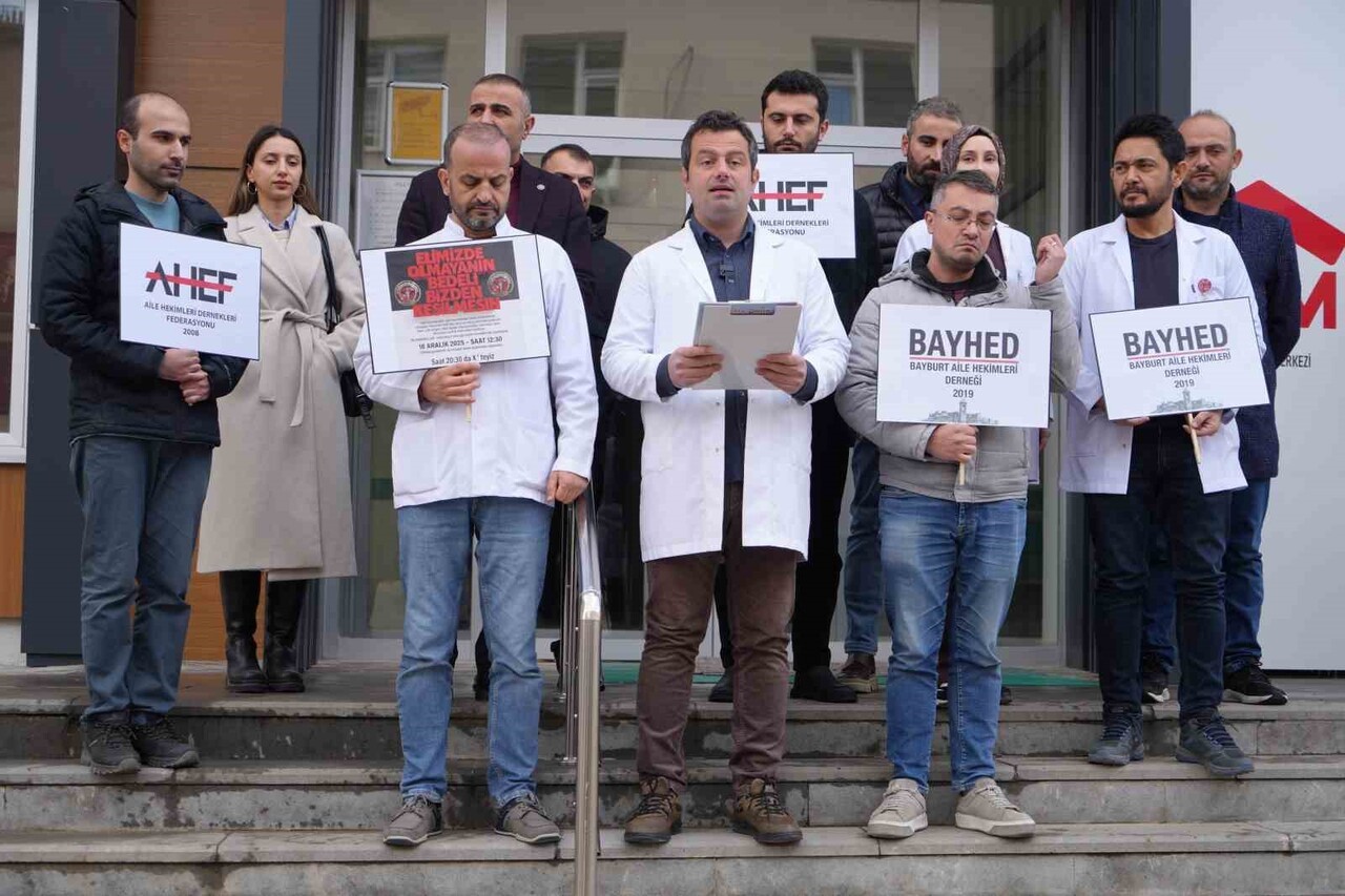 BAYBURT’TA AİLE HEKİMLERİNDEN ÜCRET KESİNTİLERİNE VE İŞ YÜKÜNE TEPKİ