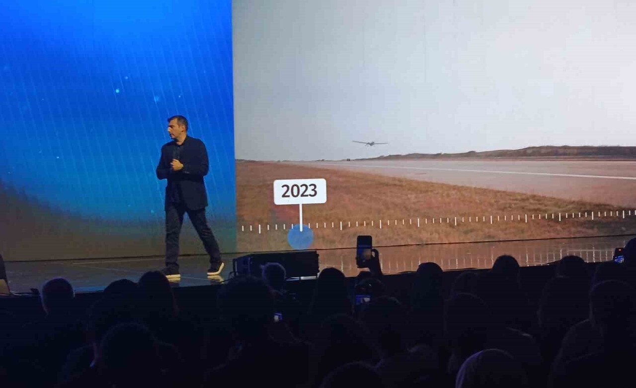 BAYKAR YÖNETİM KURULU BAŞKANI SELÇUK BAYRAKTAR, "TAKE OFF GİRİŞİM ZİRVESİ"NDE KONUŞTU