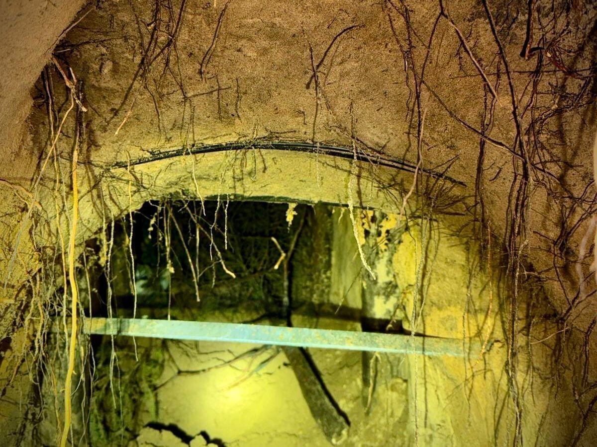 BELARUS'TA 180 KAÇAK GÖÇMEN, SINIRDA KAZDIKLARI TÜNELLE POLONYA'YA GİRDİ. KAÇAK GÖÇMENLERİN...