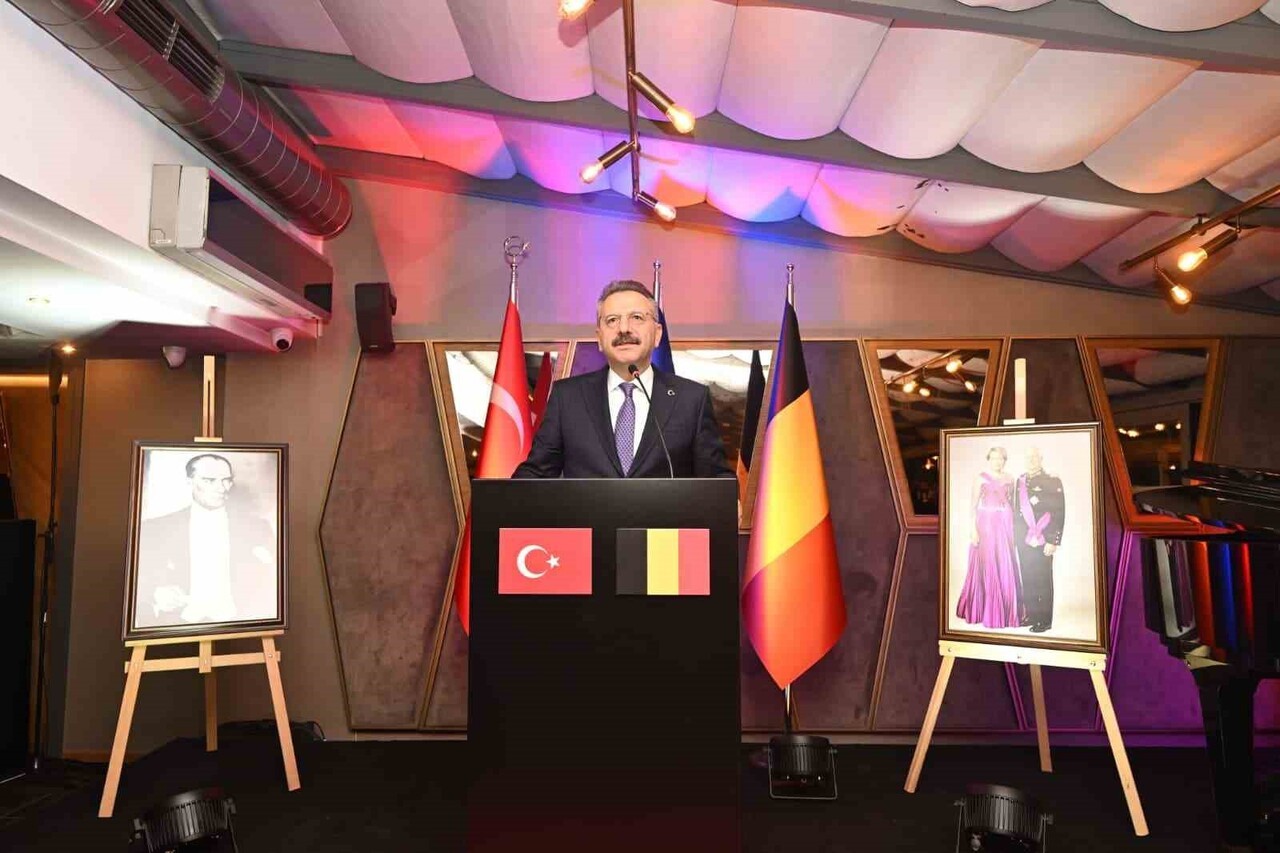 BELÇİKA ESKİŞEHİR FAHRİ KONSOLOSLUĞU'NUN AÇILIŞI DOLAYISIYLA DÜZENLENEN RESEPSİYONDA KONUŞAN VALİ...