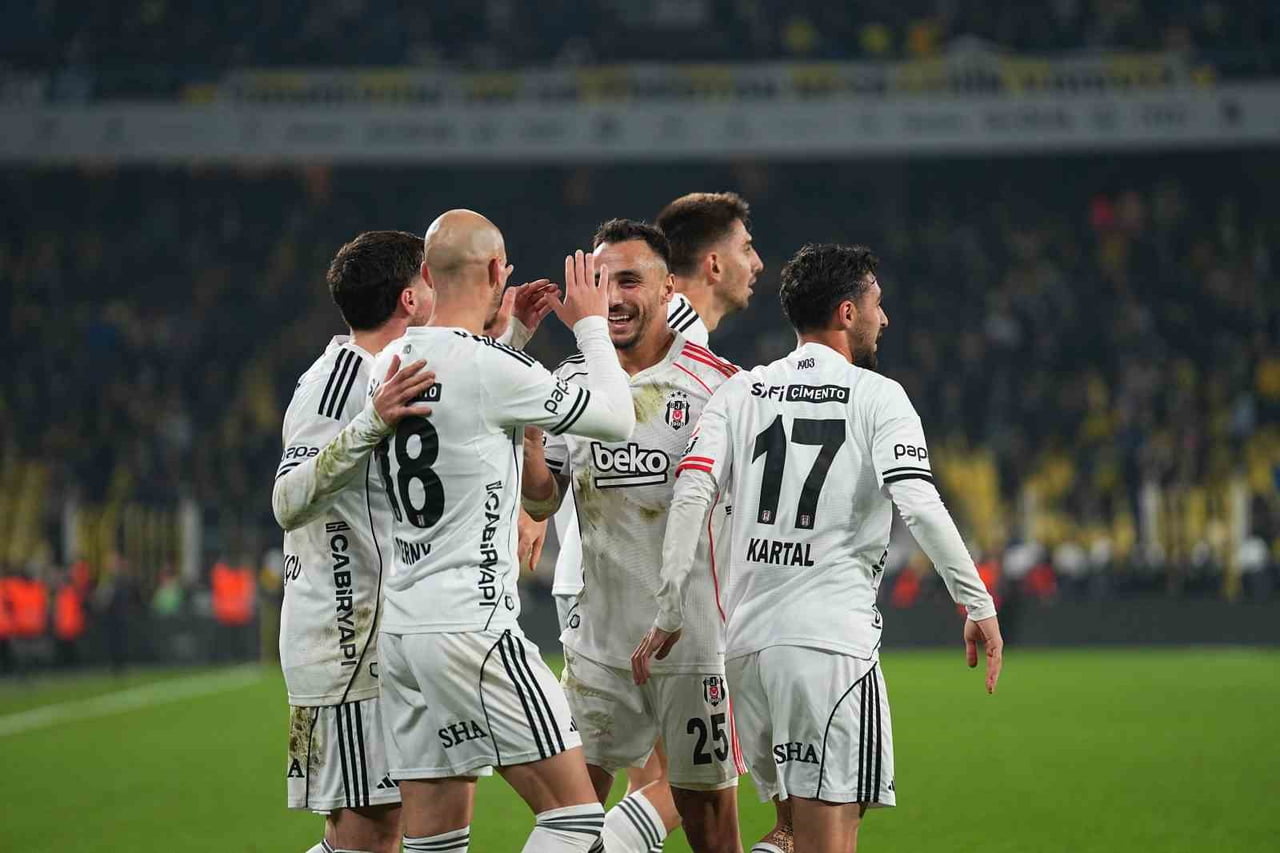 BEŞİKTAŞ, 4’Ü SÜPER LİG VE 1’İ TÜRKİYE KUPASI OLMAK ÜZERE FENERBAHÇE İLE DEPLASMANDA OYNADIĞI SON...