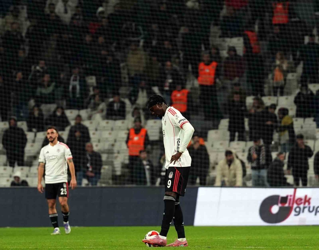 BEŞİKTAŞ, BU SEZON GALATASARAY, FENERBAHÇE VE TRABZONSPOR İLE OYNADIĞI MAÇLARDA ÖNE GEÇMESİNE...