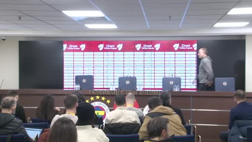 Beşiktaş Teknik Direktörü Sergen Yalçın, Fenerbahçe karşısında ön alan baskısını maç boyunca iyi...