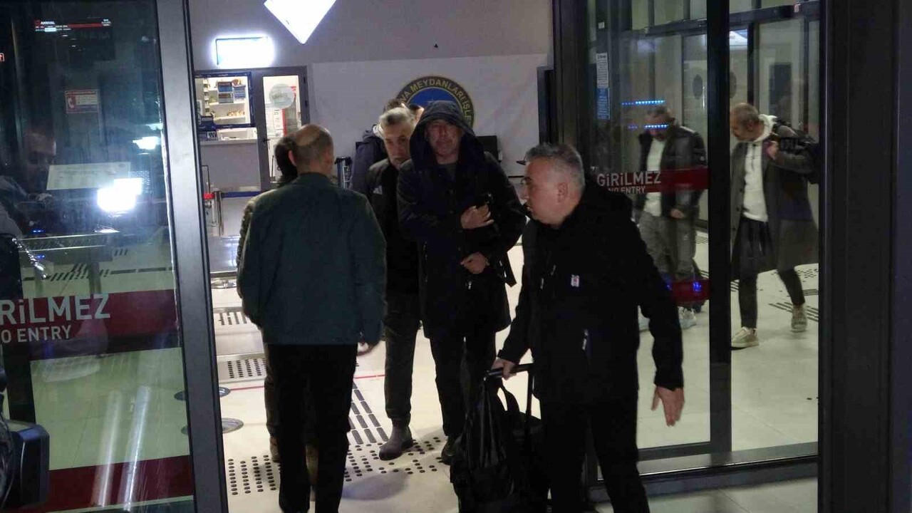 BEŞİKTAŞ, TRENDYOL SÜPER LİG'İN 16. HAFTASINDA DEPLASMANDA OYNAYACAĞI TRABZONSPOR MAÇI İÇİN KENTE...