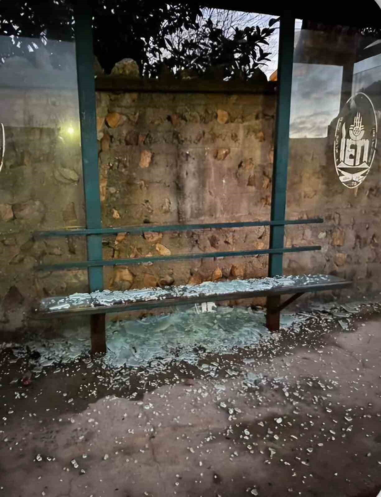 BEYKOZ’DA DURAKLARI AİRSOFT TABANCA İLE HEDEF ALAN İKİ ŞÜPHELİ ŞAHIS POLİS EKİPLERİNİN...