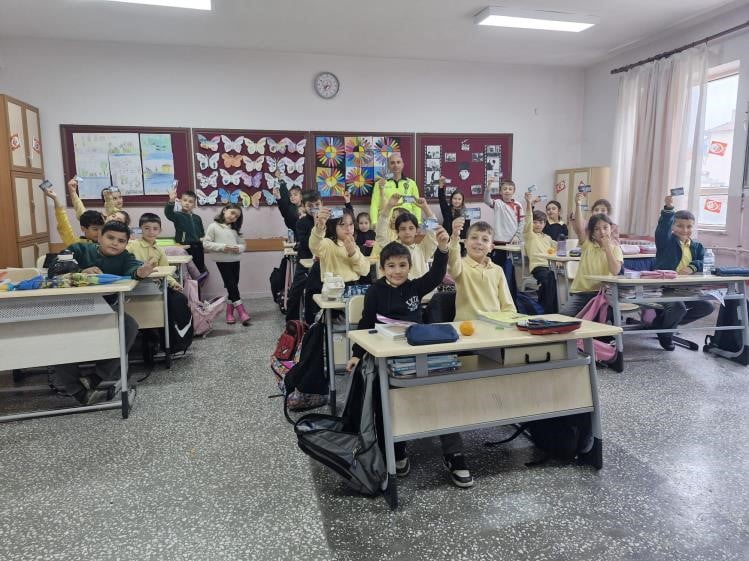 BİLECİK'TE ÖĞRENCİLERE TRAFİK GÜVENLİĞİ EĞİTİMİ VERİLDİ