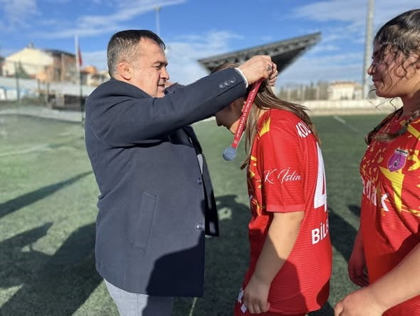 BİLECİK'TE YILDIZ KIZLAR FUTBOL MÜSABAKALARI SONA ERDİ