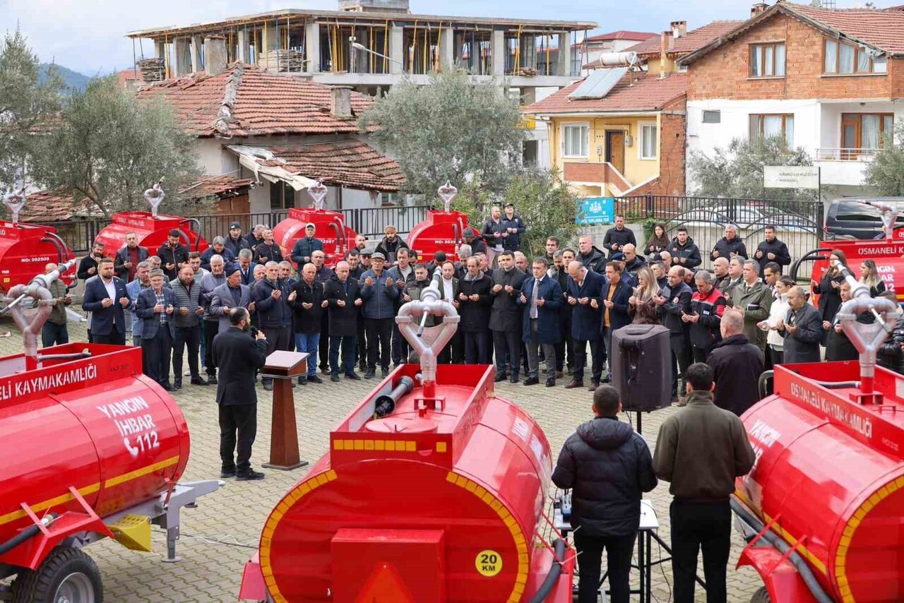 BİLECİK’TE 20 YENİ YANGIN SÖNDÜRME TANKERİ KÖYLERE TESLİM EDİLDİ