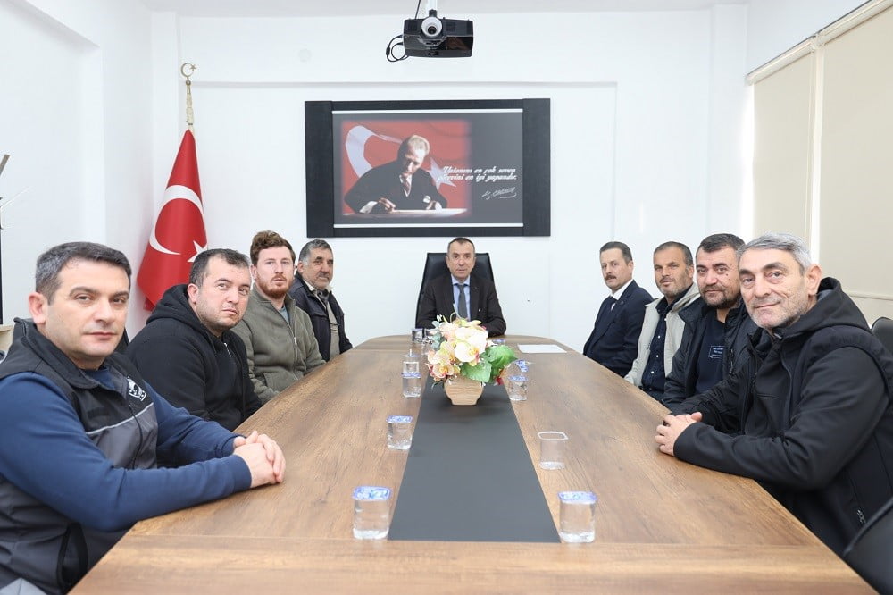 BİLECİK’TE ANA ARI YETİŞTİRİCİLİĞİ EĞİTİMİ ALAN 33 ARICI SERTİFİKALARINI ALDI