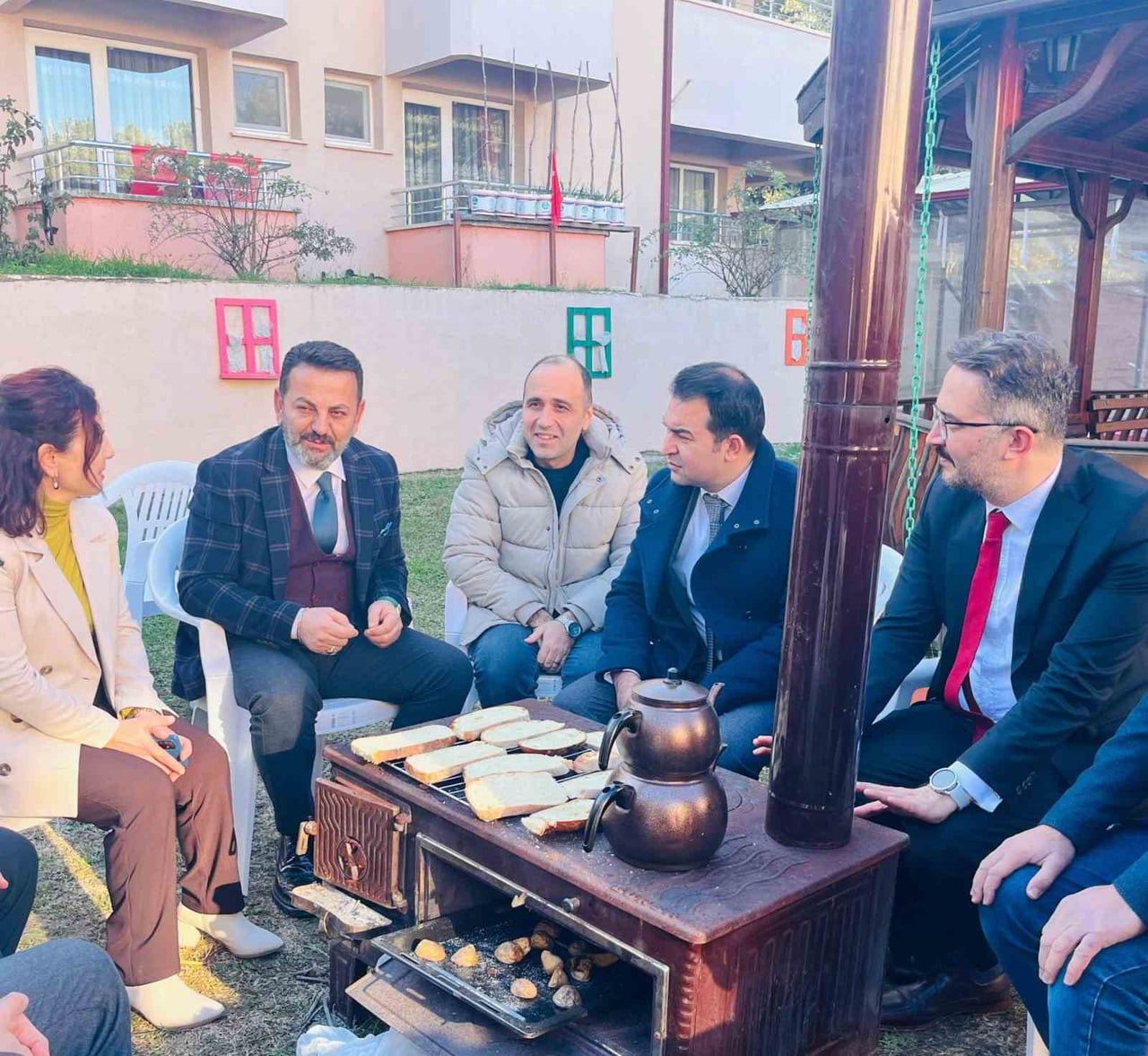 BİLECİK’TE HUZUREVİNDE SALÇALI EKMEK ETKİNLİĞİ