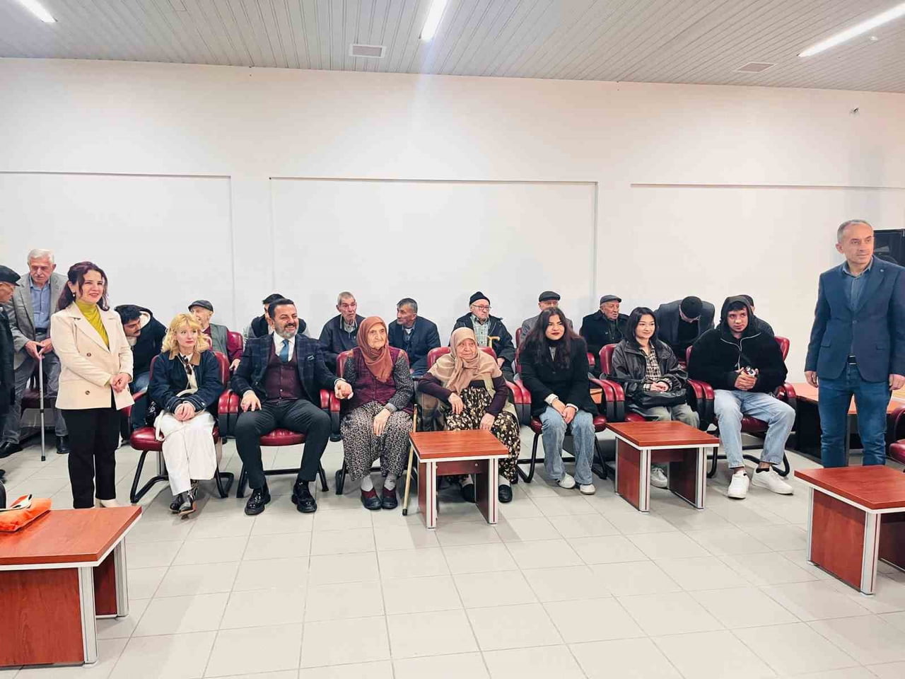 BİLECİK’TE HUZUREVİNDE SALÇALI EKMEK ETKİNLİĞİ