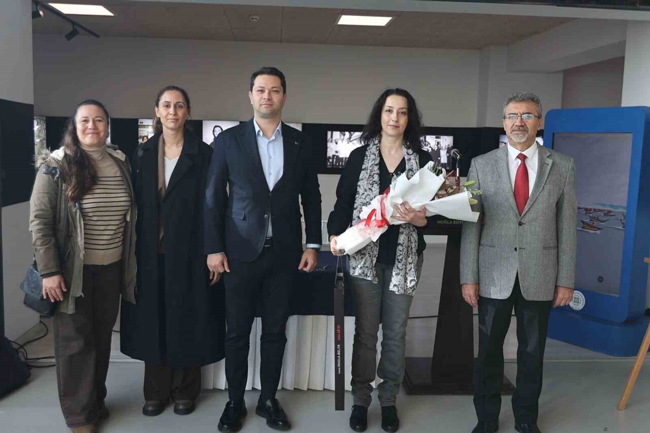 ‘BİR BAŞKA YOLCULUK GEREK BİZE’ GRAFİK TASARIM SERGİSİ KAPILARINI AÇTI