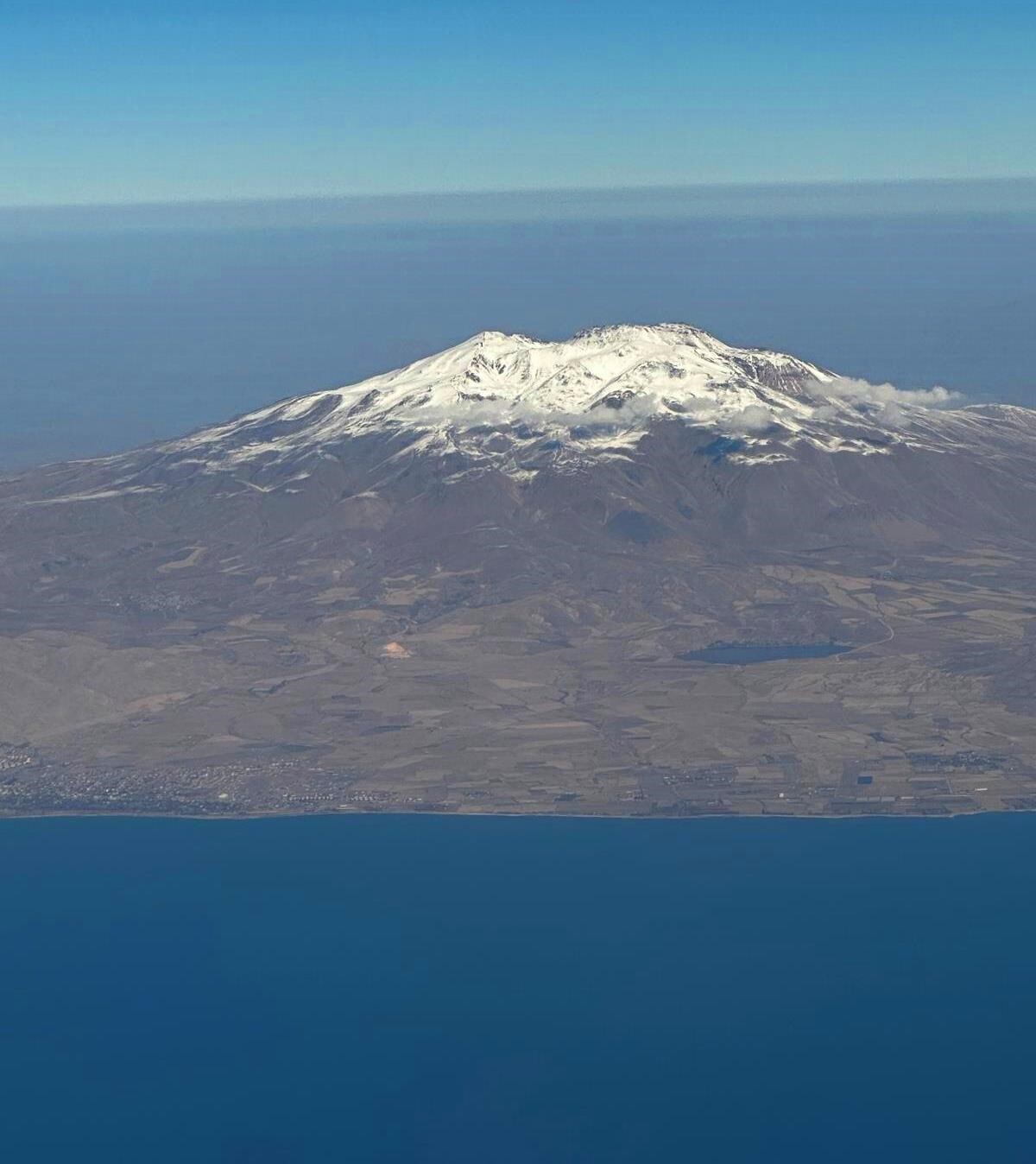 BİTLİS’İN TATVAN İLÇESİNDE BULUNAN DÜNYANIN İKİNCİ BÜYÜK KRATER GÖLÜ OLMA ÖZELLİĞİNE SAHİP NEMRUT...