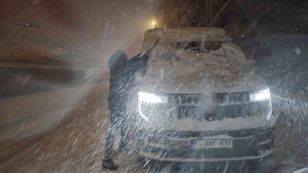 BİTLİS’İN TATVAN İLÇESİNDE GÜNDÜZ SAATLERİNDE BAŞLAYAN VE AKŞAM SAATLERİNE DOĞRU ETKİSİNİ ARTIRAN...