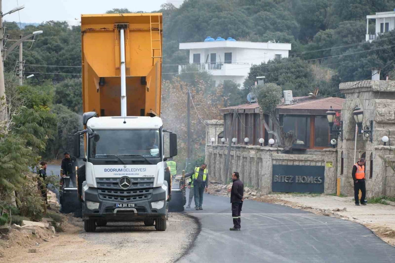 BODRUM BELEDİYESİ, ALTYAPI ÇALIŞMALARI TAMAMLANAN CADDE VE SOKAKLARDA ÜSTYAPI ÇALIŞMALARINA HIZ...