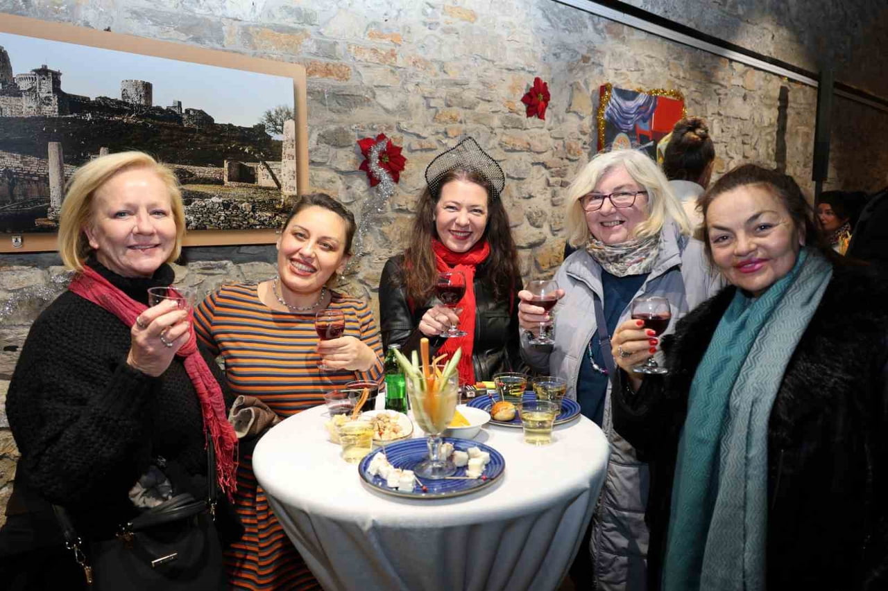 BODRUM’DA ULUSLARARASI TOPLULUĞA YENİ YIL KOKTEYLİ