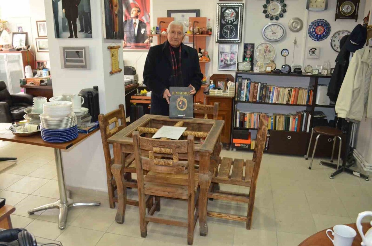 BOLU'DA YAŞAYAN EMEKLİ ÖĞRETMEN YILMAZ ÖZARSLAN, ÇOCUKLUĞUNDAN BERİ İLGİ DUYDUĞU VE YILLAR İÇİNDE...